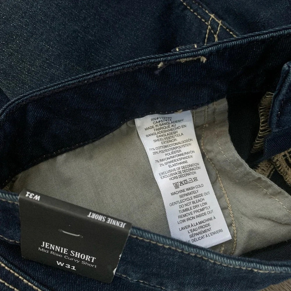 True Religion Jennie Mid Rise Raw Hem Shorts - Size 31 - Dark Scorched Wash NWT - Picture 12 of 15